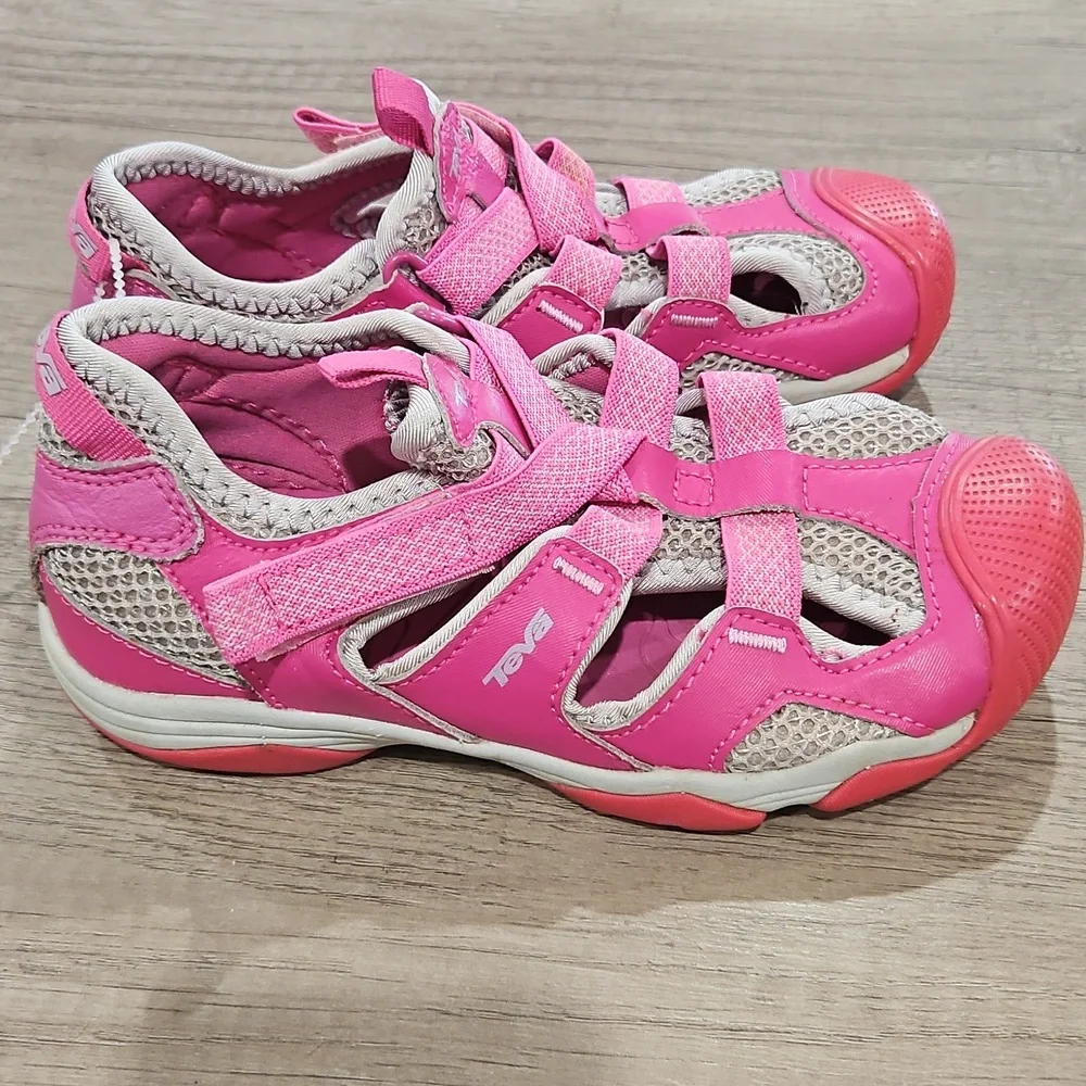 Teva Kids' Pink Adventure Shoes size US 1